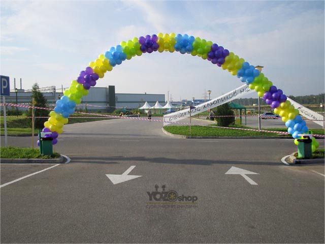 Блочная арка из гелиевых воздушных шаров